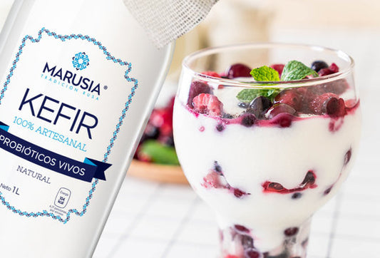 Parfait de frutos rojos con kéfir Marusia